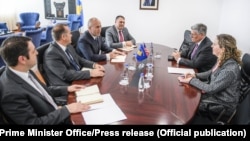 Premijer Kosova Ramuš Haradinaj na sastanku sa ambasadorom SAD u Prištini, Filipom Kosnetom, februar 2019.