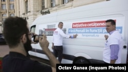 Inițiativa ”Fără penali în funcții publice” a strâns peste 300,000 de semnături.