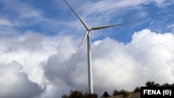 Vjetroturbina u vjetroparku kod Mostara, Bosna i Hercegovina (arhivska fotografija)