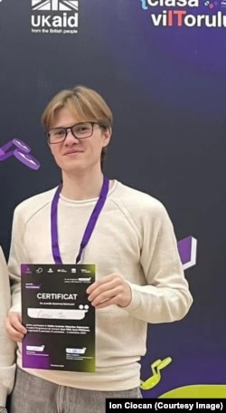 Ion Ciocan, profesor de istorie, în cadrul taberei „Sunt PRO, sunt Profesor!”