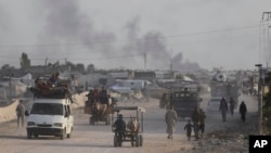 Rafahból menekülő palesztinok 2024. május 28-án