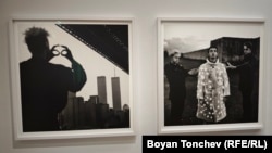 Част от изложбата "Anton Corbijn: Favourite Darkness" в Кунстфорум, Виена, февруари - юни 2025 г.