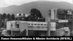 Кадър от строежа на резиденция „Банкя“