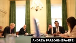 Борис Джонсън и неговият финансов министър Риши Сунак през юли 2020 г.