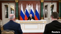 Vladimir Putin za vrijeme konferencije za novinare u Kremlju, 11. maja 2025.