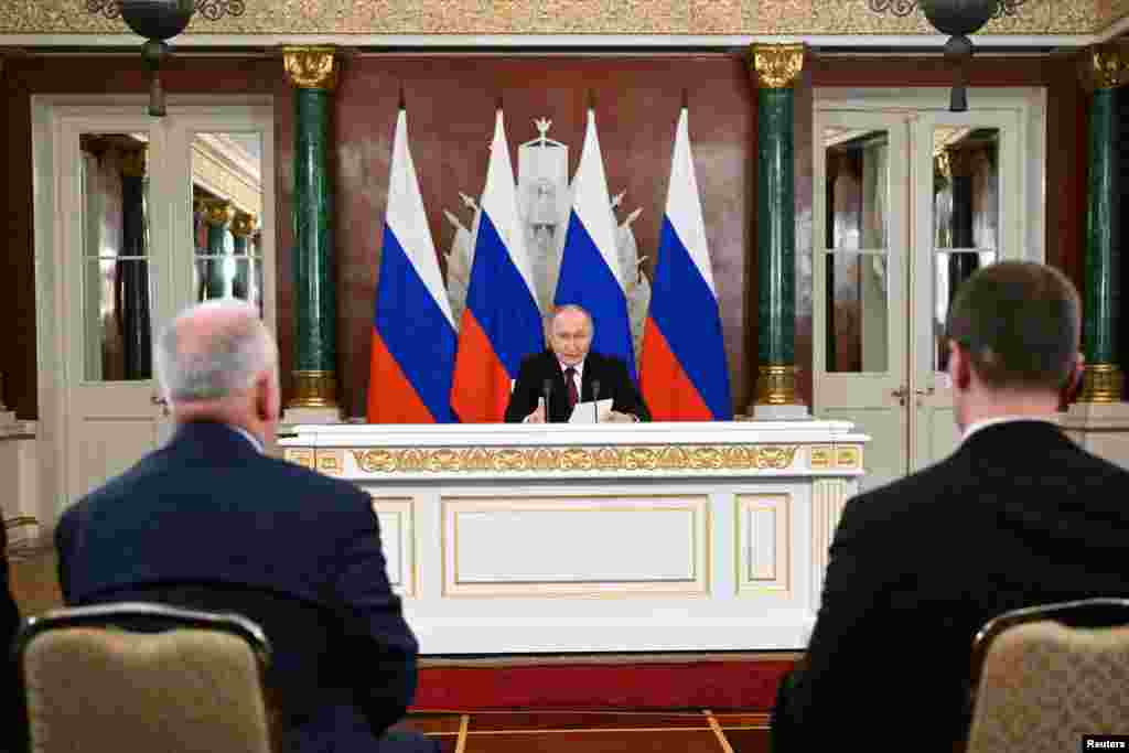 Президент России Владимир Путин выступает с заявлением для СМИ в Кремле в Москве, Россия, 11 мая 2025 года. Сергей Бобылев/ РИА Новости