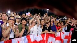 Kormánypárti megmozdulás a törvénytervezet támogatására. Tbiliszi, 2024. április 29.