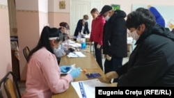Alegeri prezidențiale 2020: secția de votare de la Varnița, deschisă pentru alegătorii din regiunea transnistreană, duminică dimineața, 1 noiembrie 2020