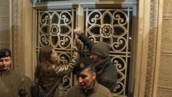 Protest u Beogradu: Kucanje na vrata predsednika Srbije