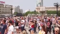 Гувернерот „попопуларен од Путин“