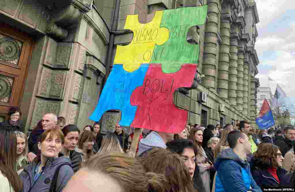 Roditelji su protestom ukazali na izostanak sistemske podrške deci sa autizmom i njihovim porodicama, Beograd, 2. april 2025.