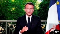  Macron anunță dizolvarea Parlamentului după ce alianța de la guvernare a fost învinsă de Le Pen în europarlamentare. 