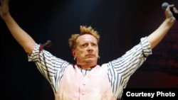 Џони Ротен, музичар.