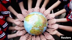 22 Prilli - Dita Ndërkombëtare e Tokës kremtohet në mbarë botën me anë të aktiviteteve të ndryshme. 