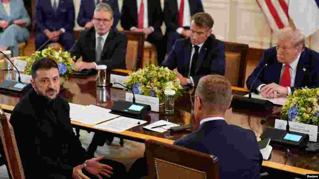 „Az, hogy sok európai ország vezetője mindent félretéve átrepült az Egyesült Államokba erre a találkozóra, arra utal, mennyire idegesek amiatt, hogy mi történik” – mondta David Silbey, a Cornell Egyetem hadtörténet professzora a Szabad Európának