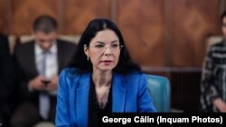 Ana Birchall, încă ministru al Justiției, după ce președintele Klaus Iohannis refuză să semneze decretul de revocare din funcție.