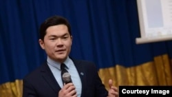 Айбек Тенизбай.