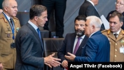 Mark Rutte și Angel Tîlvăr (imagine de arhivă).