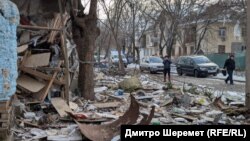 საილუსტრაციო ფოტო. რუსული დრონებით დარტყმის ადგილი უკრაინის ქალაქ ნიკოლაევში. 2025 წლის 16 თებერვალი