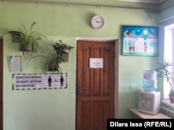 Кабинет учителей в Кызылжарской малокомплектной школе. 28 апреля 2021 года.