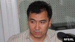 Независимый депутат Жогорку Кенеша Равшан Жээнбеков, Бишкек, 20 мая 2010 года.