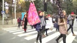 კაბა დროშად - მსვლელობა ქალებისთვის