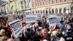 Demonstranti u Zagrebu, 18. rujna 2021., na "Festivalu slobode 2.0", skupu u znak protesta protiv kampanje cijepljenja i mjera koje su hrvatske vlasti usvojile u cilju suzbijanja širenja COVID-19 