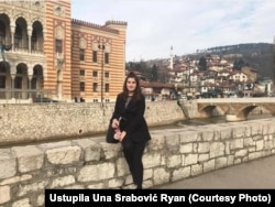 Una kaže da je odgovore o sebi i svom porijeklu dobila tek nakon što je upoznala svoju biološku porodicu, majku, baku i djeda s očeve strane.