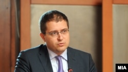 Панче Кралев, министер за образование.