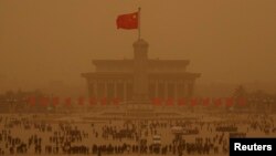 Diplomația chineză s-a angajat într-o ofensivă care nu cruță niciun pol de putere de pe glob.