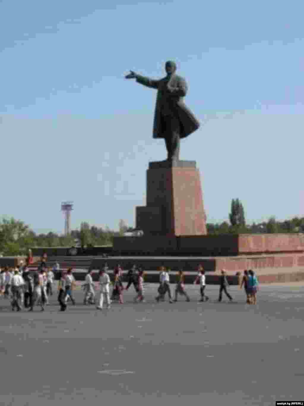 Центральная площадь – место проведения праздничных мероприятий и парадов. 