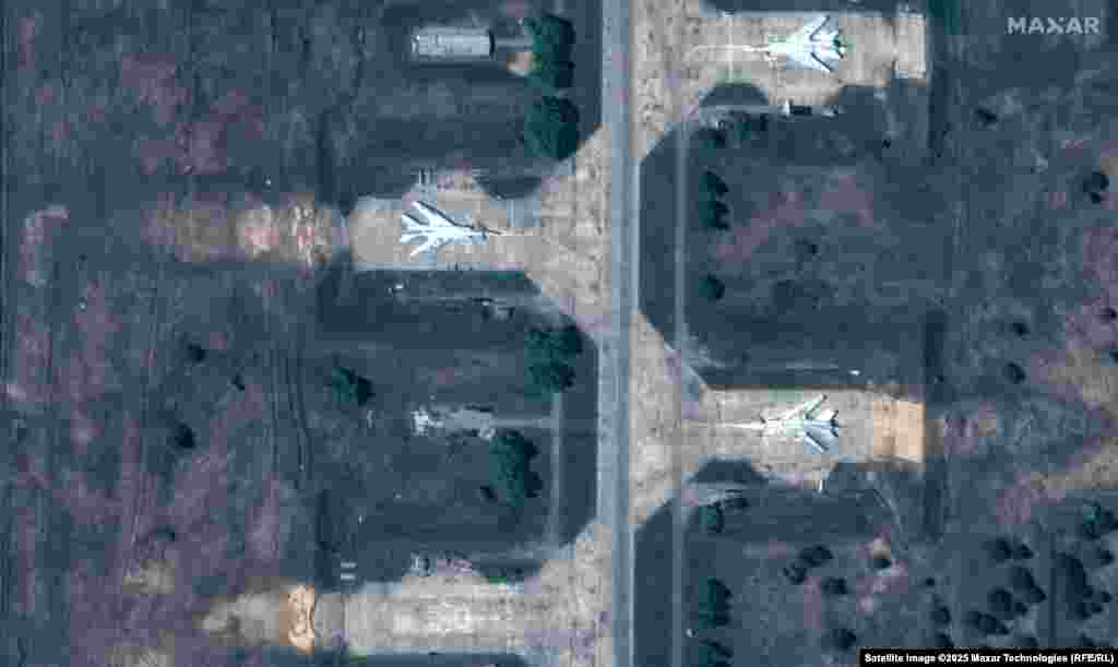 Irkutszk mellett Murmanszk, Rjazan és Ivanovo régiókban csaptak le az ukrán drónok az orosz légitámaszpontokra.