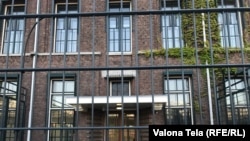 Zgrada Kosovskog specijalnog veća i specijalnog tužilaštva u Hagu, Holandija.
