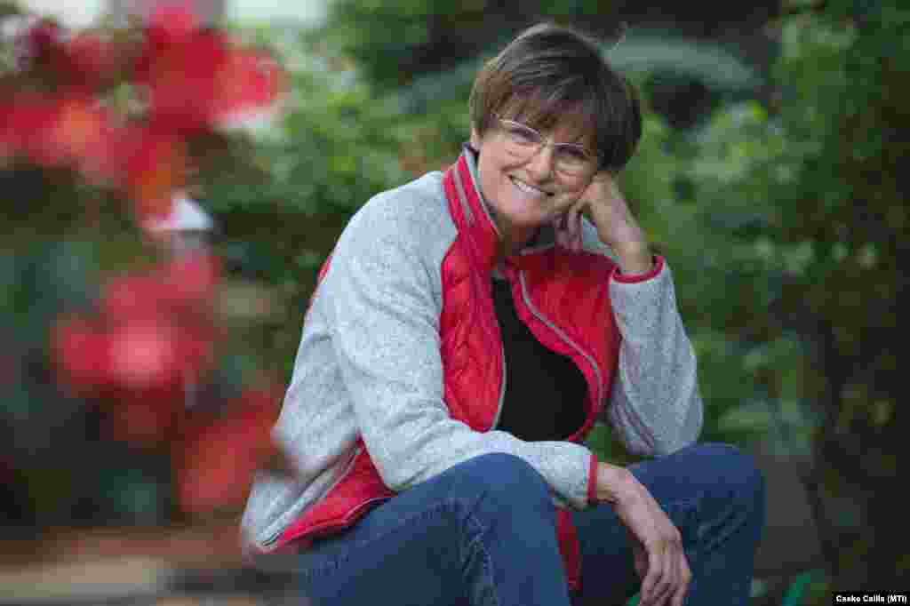 Kutatóbiológus, biokémikus, az mRNS alapú vakcinák technológiájának szabadalmaztatója. Karikó Katalin elnyerte idén az Asztúria hercegnője-díjat tudomány és technológia kategóriában. A mainzi BioNTech alelnöke Széchenyi-díjat is kapott 2021. márciusában. Ezzel a&nbsp;a koronavírus-világjárvány leküzdéséhez az első, klinikailag is bizonyítottan hatásos ellenszer kidolgozásában végzett, korszakalkotó munkáját ismerték el.