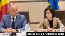 Fostul și actualul președinte al Republicii Moldova, Igor Dodon și Maia Sandu, pe când luptau alături împotriva lui Vladimir Plahotniuc. 12 iunie 2019