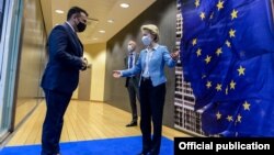 Илустрација - Македонскиот премиер Зоран Заев и претседателката на ЕК, Урсула фон дер Лајен