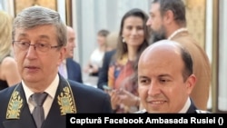 În planul din spate, în stânga, Horațiu Potra, în dreapta, Octavian Budică - 10 iunie 2022, la Ambasada Rusiei în România.