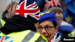 Pristalice i protivnici Brexita na protestu u Londonu