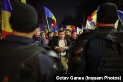 Protest la Cotroceni împotriva restricțiilor impuse de autorități în urma creșterii numprului de îmbolnăviri COVID-19, Bucuresti, 2 octombrie 2021.Inquam Photos / Octav Ganea