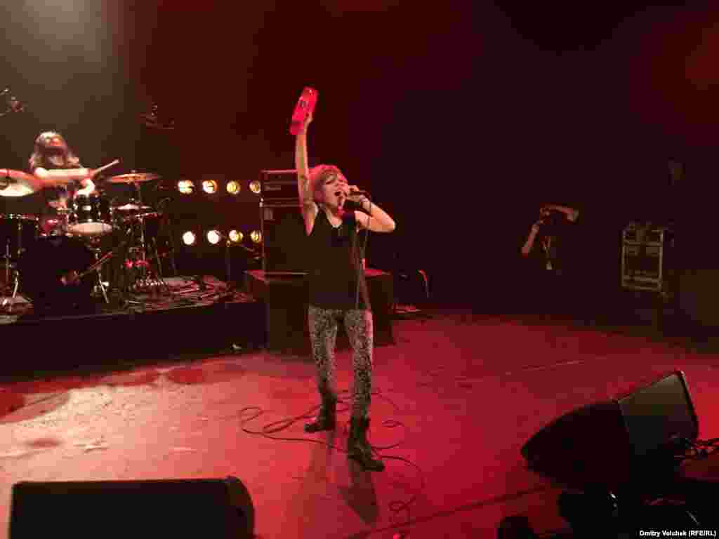 Группа Jack Wood выступает после показа фильма Pussy vs Putin 2