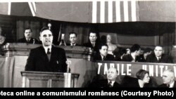 Sindicatele au fost cureaua de transmisie între partid și mase.Dej vorbind la primul congres sindical postbelic. Fototeca online a comunismului românesc, cota 31/1945