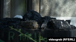 Kolica napunjena ugljem na ulazu u Rudnik mrkog uglja Zenica (arhivska fotografija).