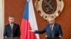 Президент Чешской Республики Милош Земан (справа) и премьер-министр Андрей Бабиш. 
