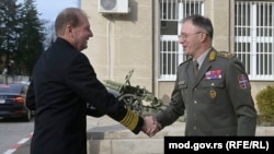 Admiral NATO Stjuart Manč i general Vojske Srbije Milan Mojsilović, Beograd, 17. decembar 2024.