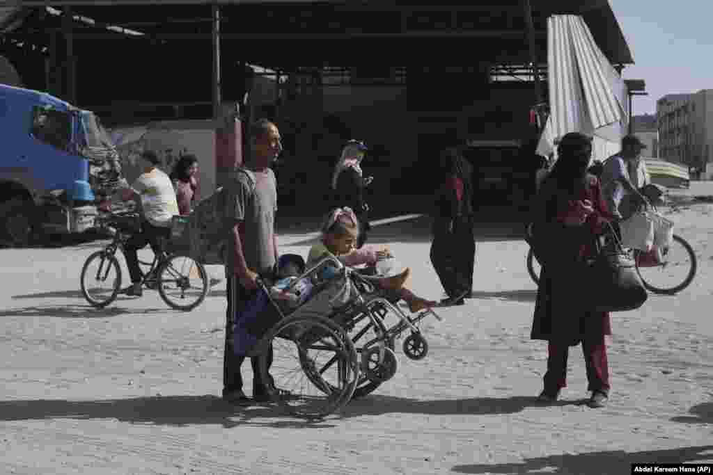 Largimi i palestinezëve nga Han Junisi, më 19 maj.