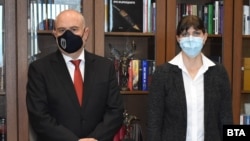 Прокуратурата разпространи снимка от срещата на Иван Гешев с Лаура Кьовеши