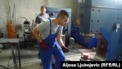 "Nama nedostaje radne snage ali ne znam zbog čega ljudi neće da rade", riječi su prvog čovjeka kovačnice "Sakramentski", Vasilija Mitrovića.