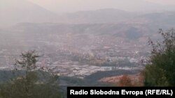 Поглед на западниот дел на градот Скопје од планината Водно. 04.11.2017 