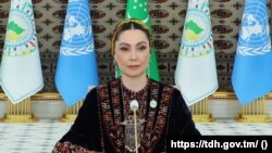 Түркіменстанның экс-президенті Гурбангулы Бердімұхаммедовтің қызы, қазіргі президент Сердар Бердімұхаммедовтің әпкесі Огулжахан Атабаева.