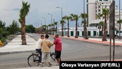 Многие жители Анаклии надеются, что власти, как и обещали, заплатят им за участки, которые, согласно генеральному плану, попали в зону строительства